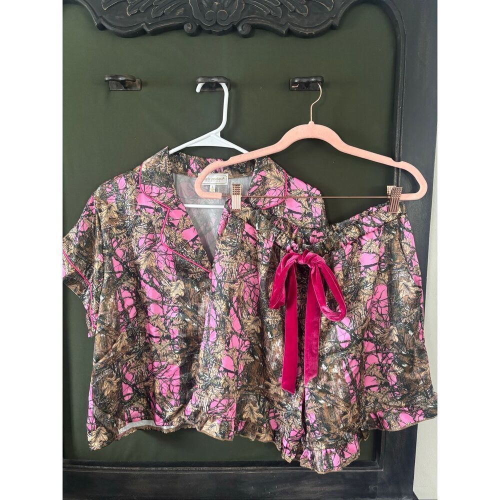 Simply southern pink camo pajama set Size Large